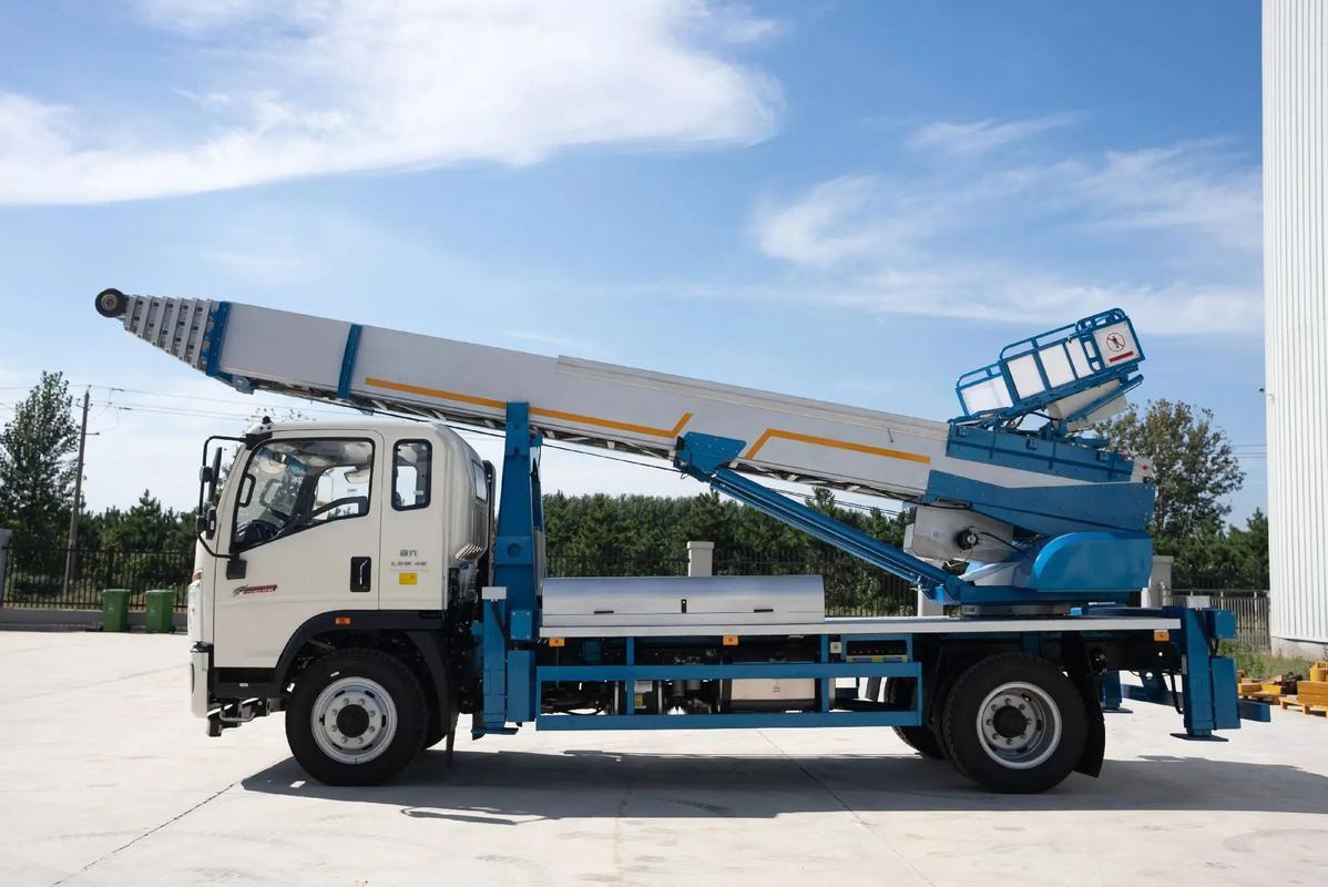 连云港赣榆云梯上料车租赁费用